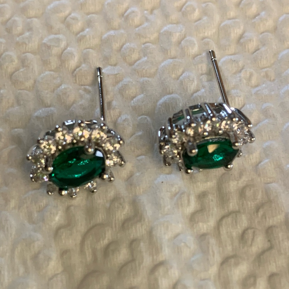 Earrings Sterling Silver 925 with oval Green Zirconia Cz Stones stud New